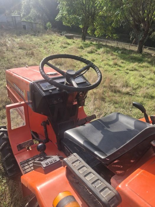 Trator Yanmar F15d