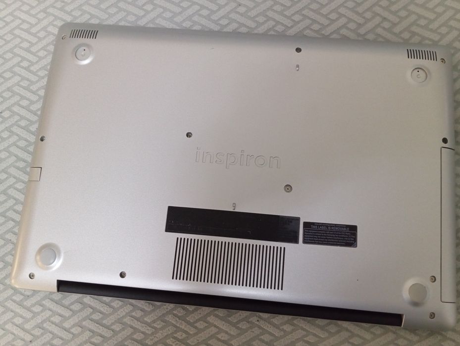 Ноутбук Dell Inspiron 3585 В хорошому стані. Акумулятор тримає до 3х г