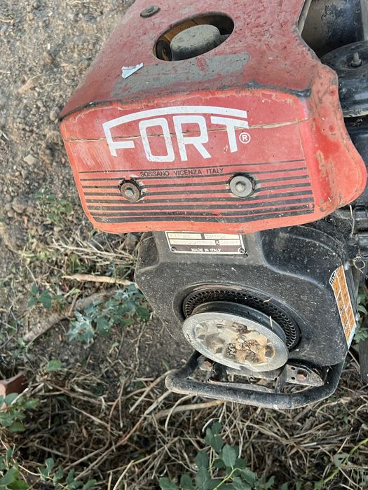 Motocultivador 12 CV com reboque, charrua e fresa