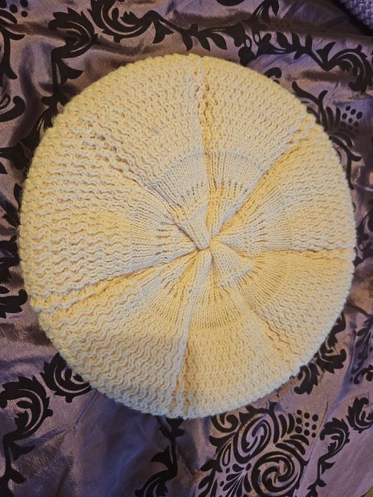 Beret kremowy damski