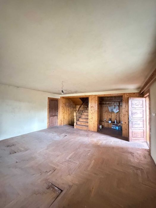 Продаж просторого Будинку у затишному с. Бірки