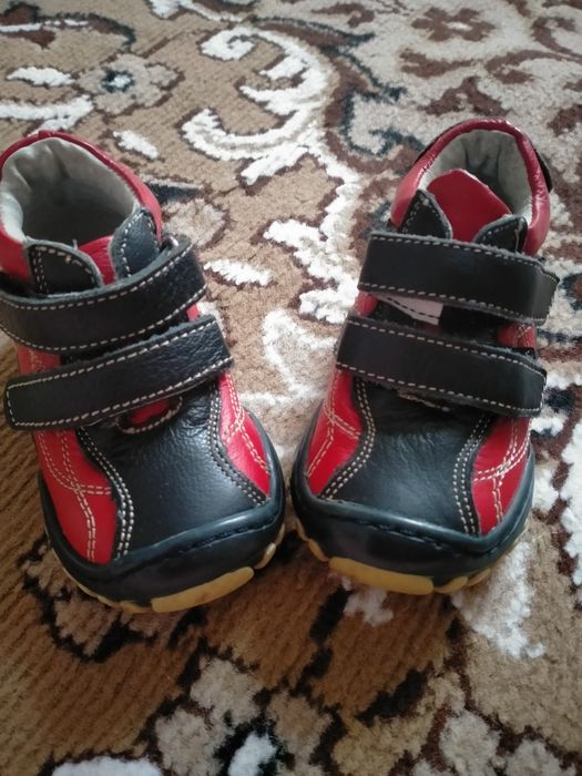 Ботинки красно-синие