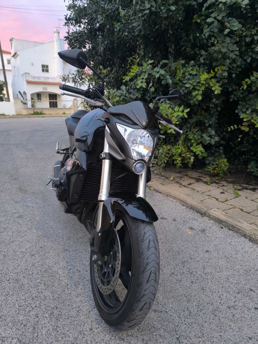 Vendo Honda CB1000r 2010 Imaculada