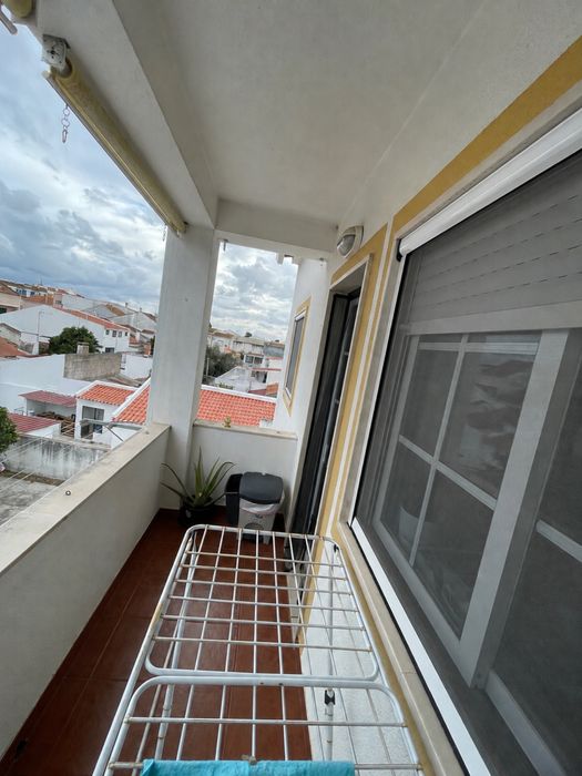 Apartamento T1+2 com terraço, varanda e sótão aproveitado em Salvaterra de Magos