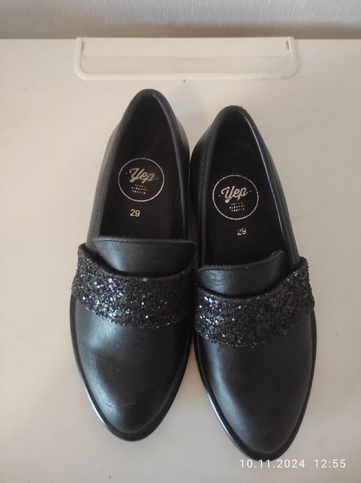 Нові шкільні туфлі для дівчинки чорні школьные туфли для девочки