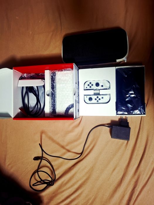 Nintendo switch oled + dodatki