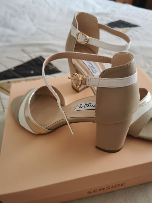 Sandálias bege e branca Seaside Tam.36
