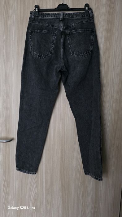 Spodnie jeansowe damskie 24.