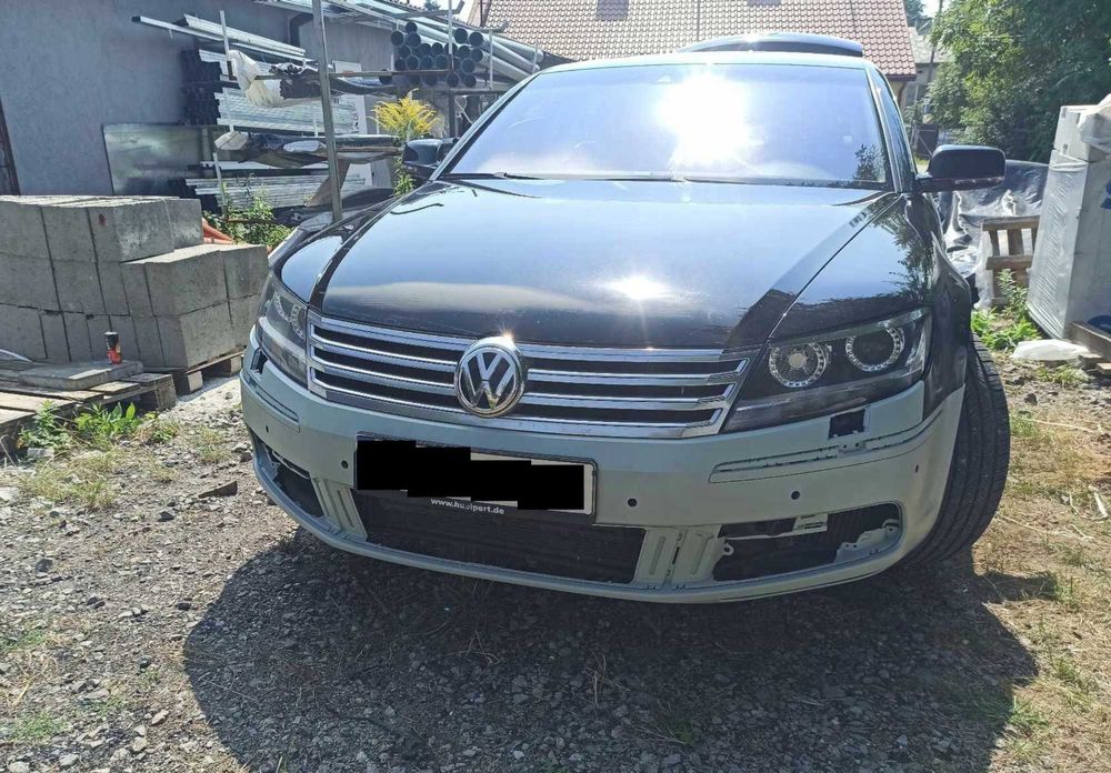 VW Phaeton бампер голий або з решітками рестайлінг 11-