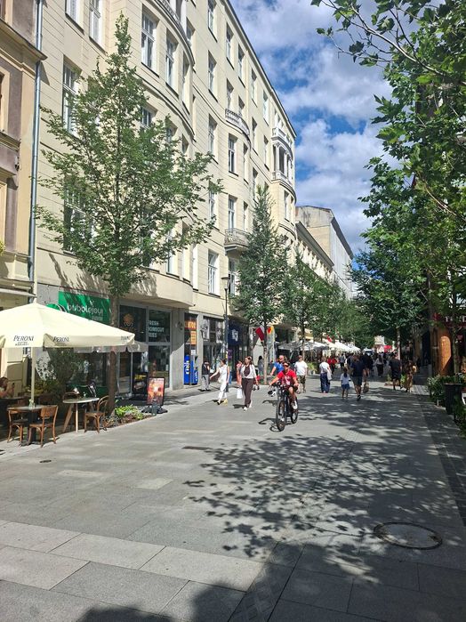 Kawalerka na Chmielnej okolica Nowego Światu w Centrum