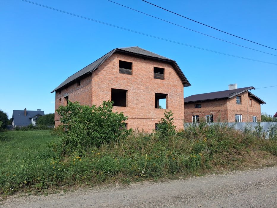 Продам не завершену будівлю