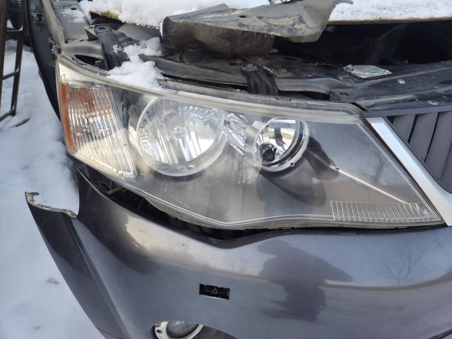 Lampy Przód Xenon Mitsubishi Outlander II Prawa i Lewa Komplet