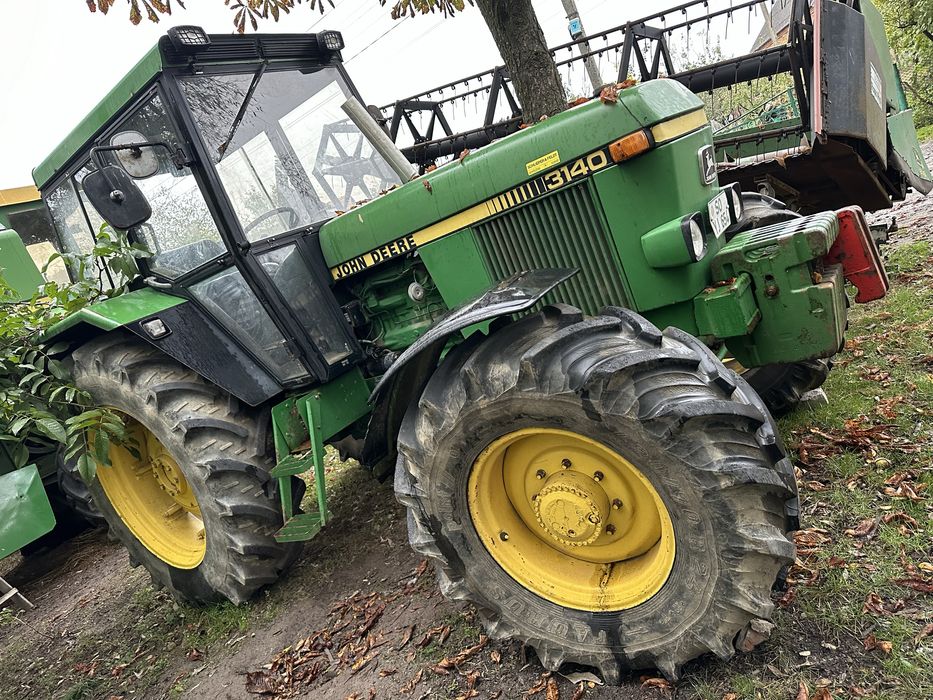Трактор John Deere 3140