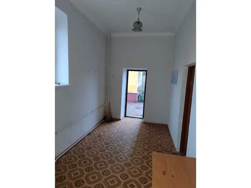 Нежитлове вбудоване приміщення 29,6 кв. м, вул. Тараса Шевченка, 42/3