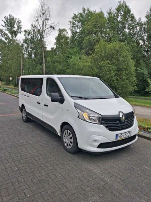 Wynajem busa 9-osobowego Renault Trafic Long.