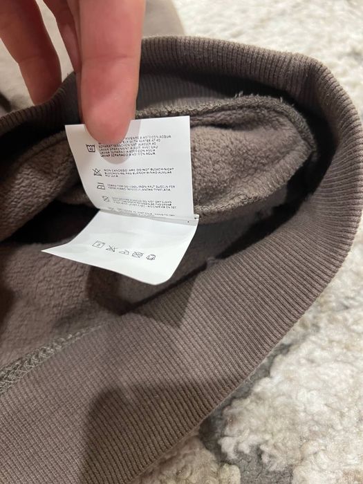 Stone island коричневий колір