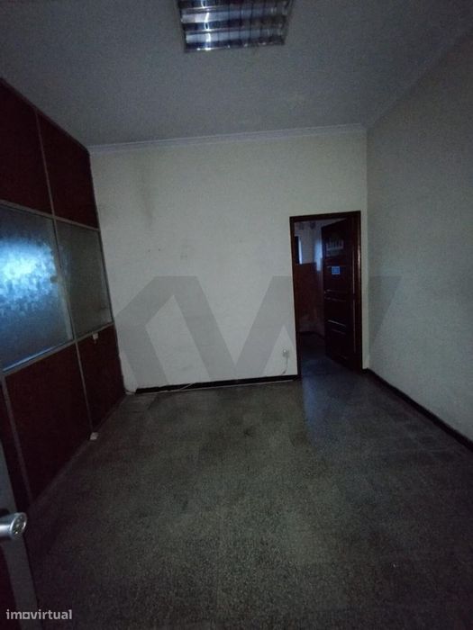 Loja para converter em habitação – Oportunidade única em S. João da