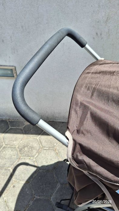 Carrinho passeio compacto bebé