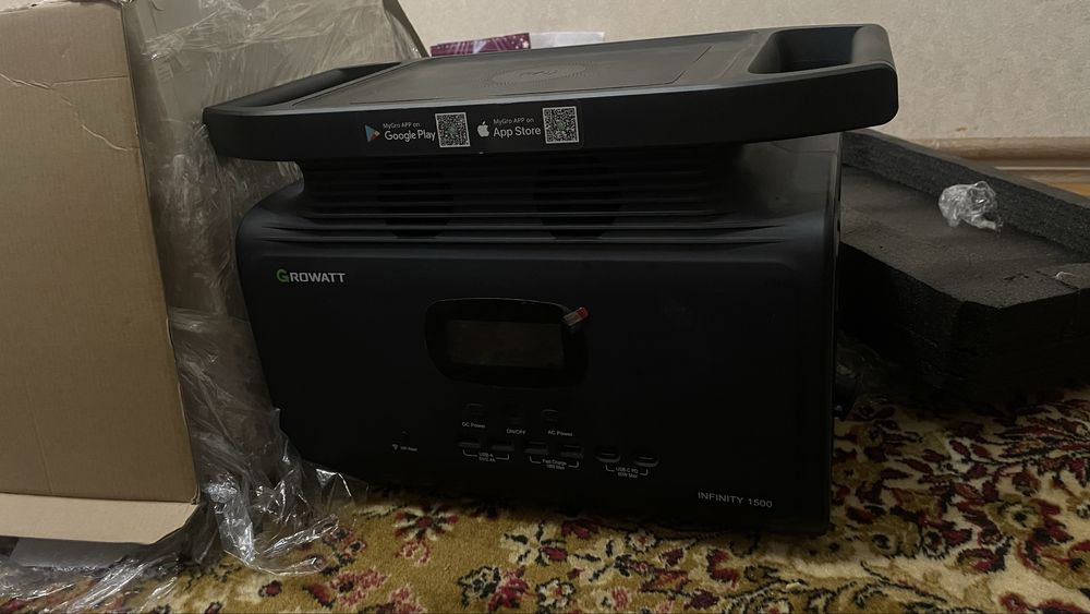 Зарядна станція Growatt INFINITY 1500 PRO 2000- 4000W 1512Wh