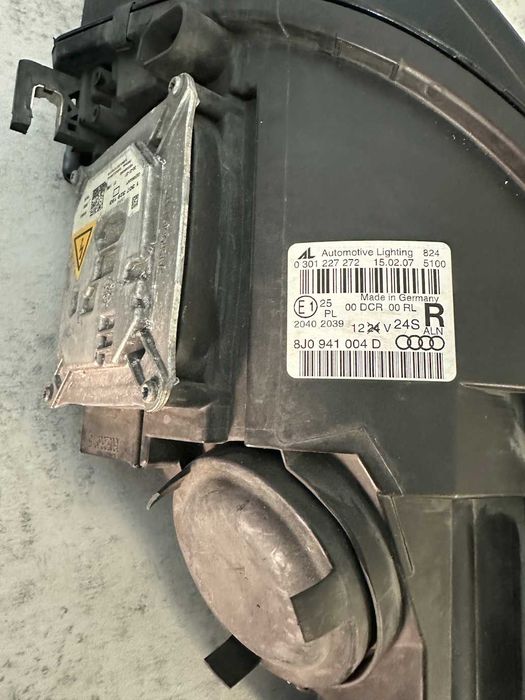 Par de Faróis Bi-Xenon Originais Audi TT 8J - Completos com Balastros
