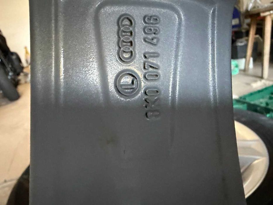 Felgi aluminiowe Audi z oponami 8K0071496 16" 7J ET46 5x112