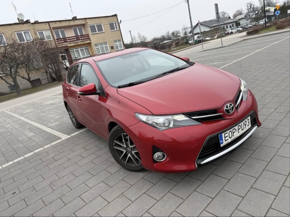 Toyota Auris II d4d 2.0 disel FV czerwony dymiony - sprzedaz prywatna