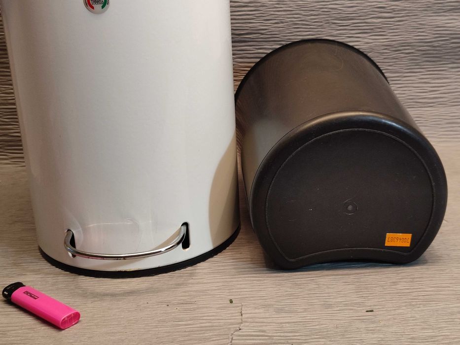 Урна с педалью 12л