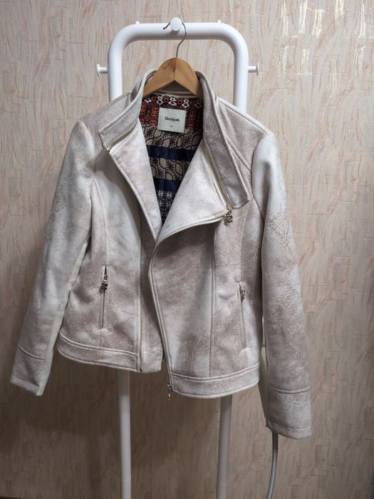 Куртка desigual 42р М як нова
