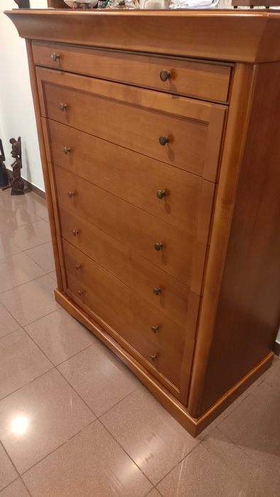 Camiseiro em cerejeira