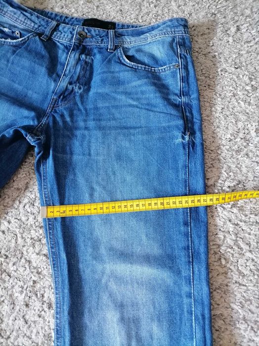 Spodnie jeansy Reserved rozm. 33, Regular Fit
