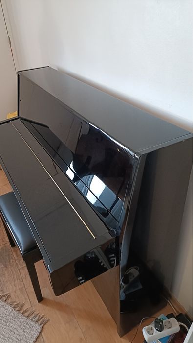 Piano acústico vertical Kawai K-15 E