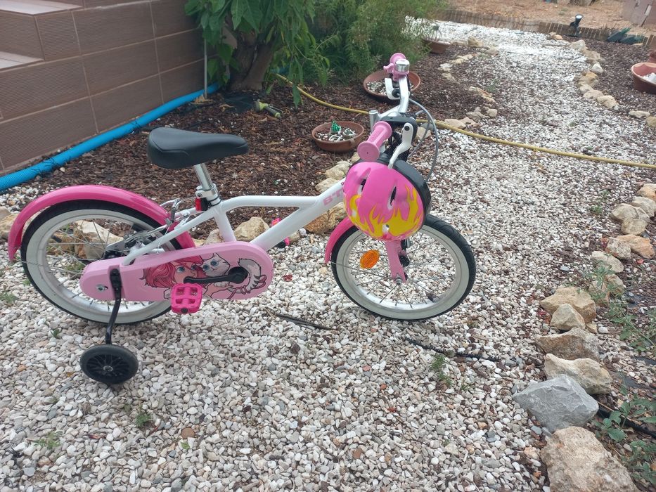 Bicicleta de criança btwin com rodinhas como nova