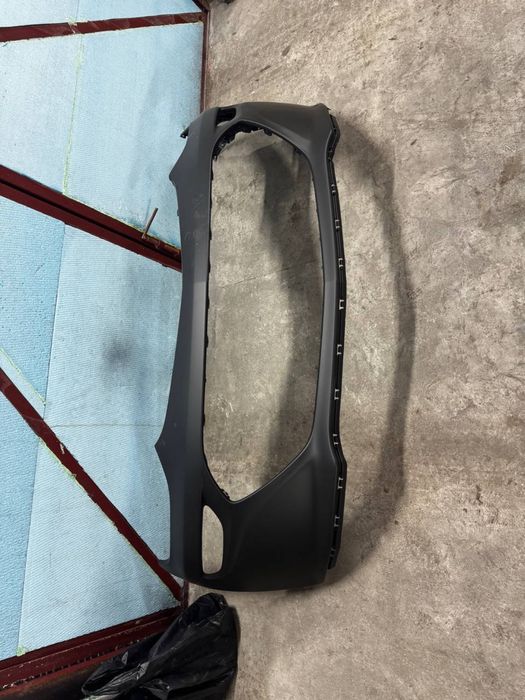 Бампер передний Chevrolet Bolt ev голый