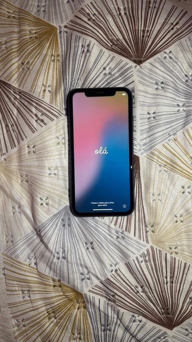 iPhone 11 em bom estado