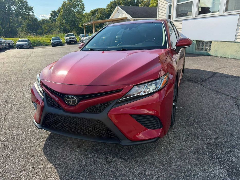 Toyota Camry      2020