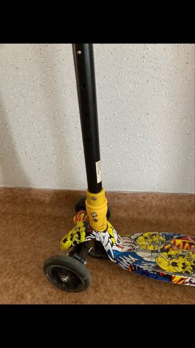 Hulajnoga trzykołowa