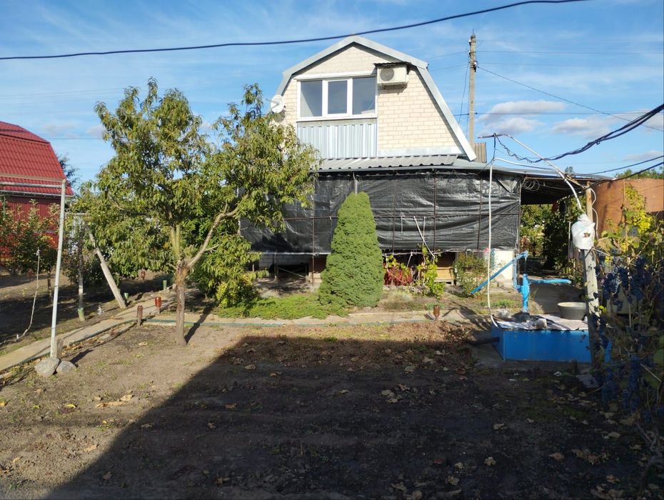 Доглянута двоповерхова дача з садом с. Щербаки, Полтавська область