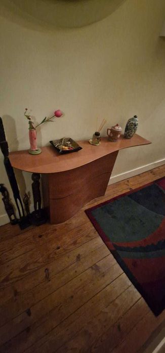 Conjunto de móvel e espelho para entrada