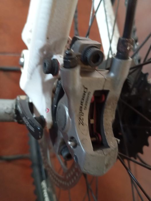 Bicicleta BTT suspensão total