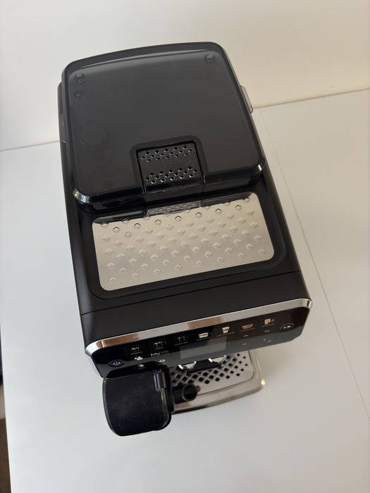 ekspres automatyczny Philips EP5446/70 LatteGo