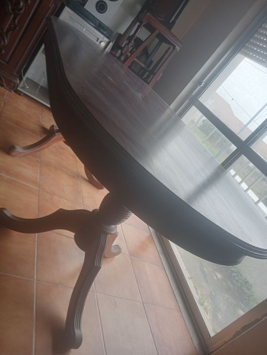 Mesa de sala com 8 cadeiras