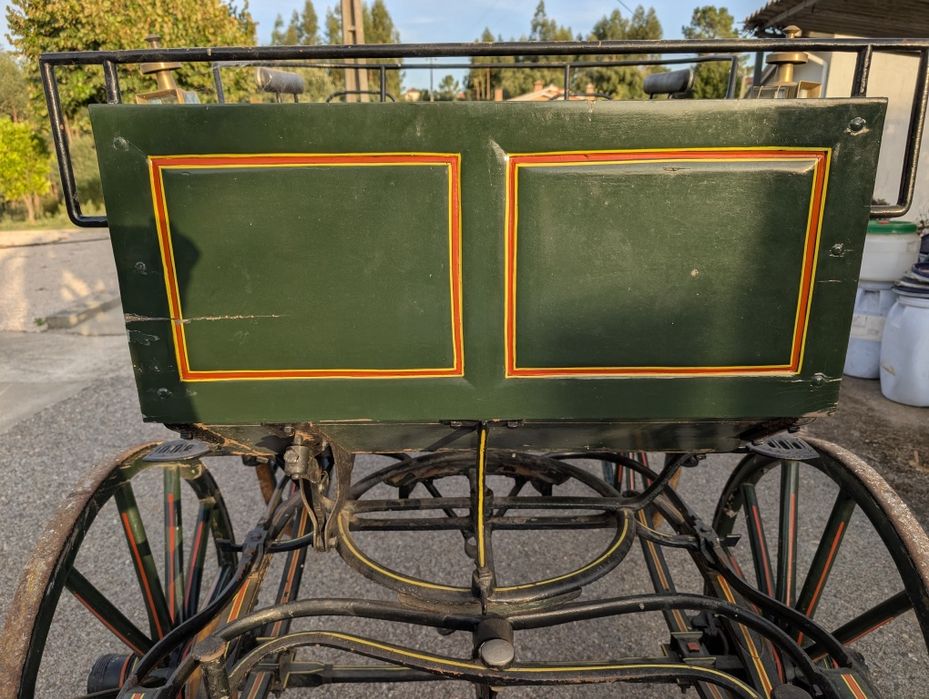 Charrete verde para cavalo ou burro – com travões