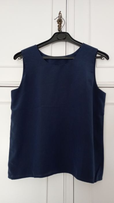Lanidor Dark Blue Top