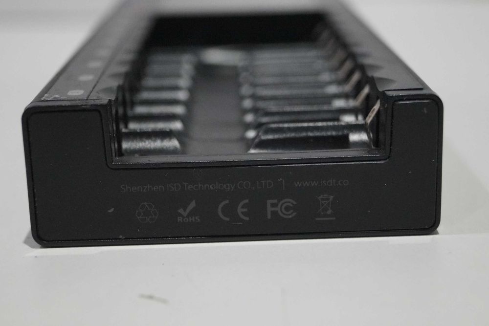 ISDT N8 inteligentna ładowarka szybkiego ładowania 8 akumulatorków AA