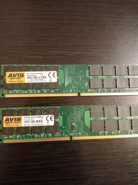 Оперативна пам'ятьDDR3 та DDR2 (4Гб, 1Гб та 512 Мб)