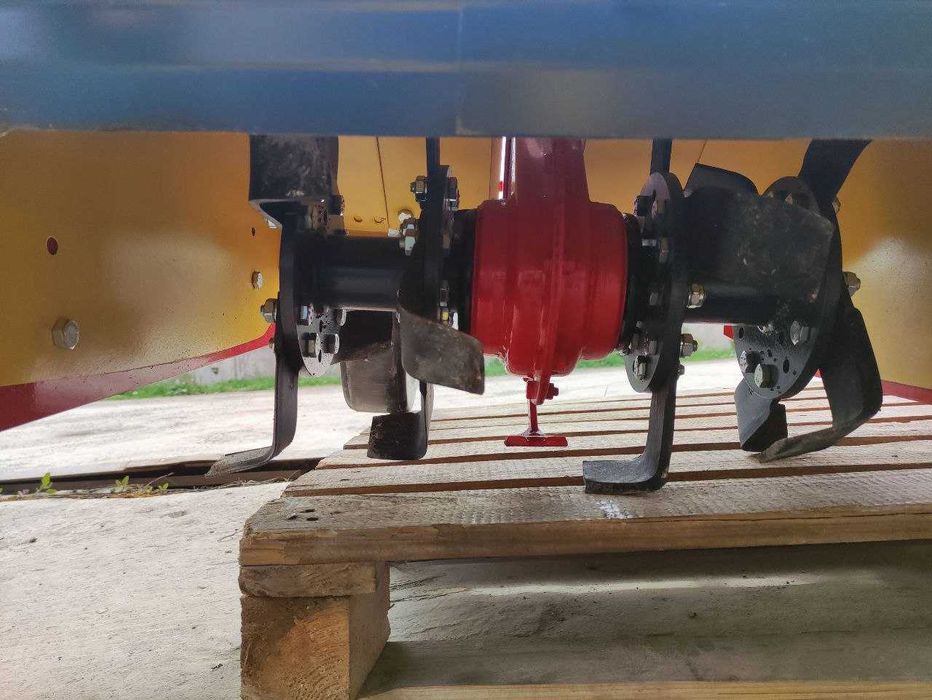 Фреза садова міжрядна, грунтофреза Breviglieri для полуниці почвофреза