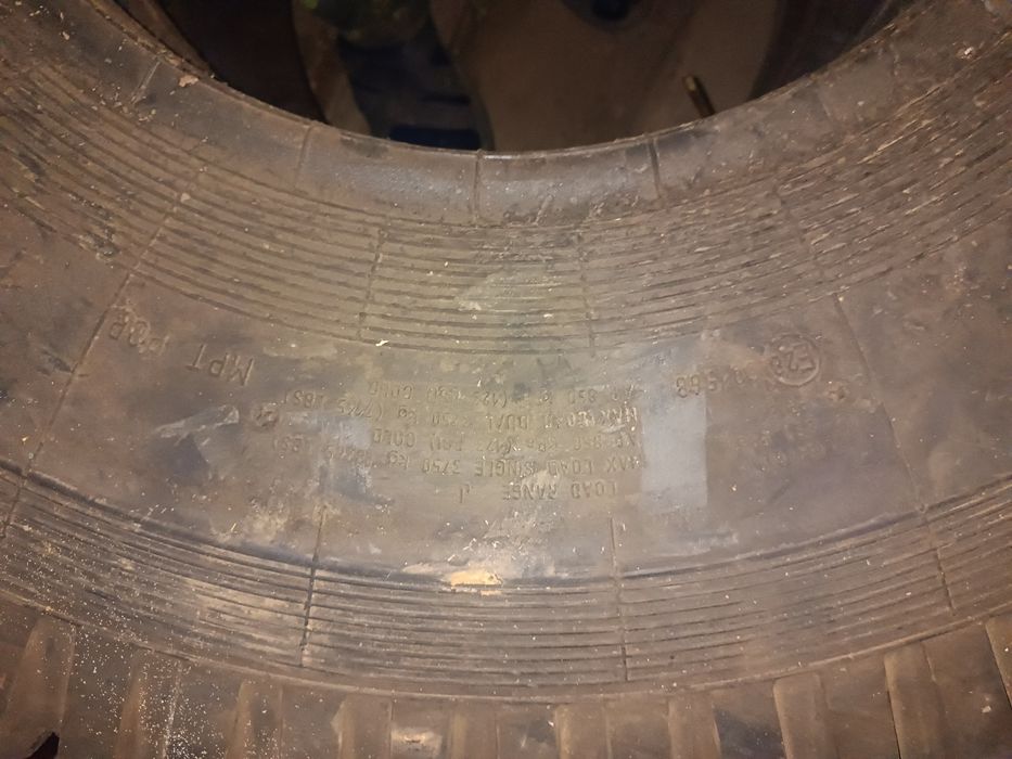 Продам нові Шини 12.00 R20