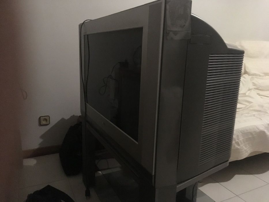 Vendo TV LG para peças Modelo RE-32FZ10PX