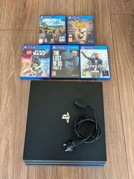 Konsola PS 4 PRO 1TB + 3 gry