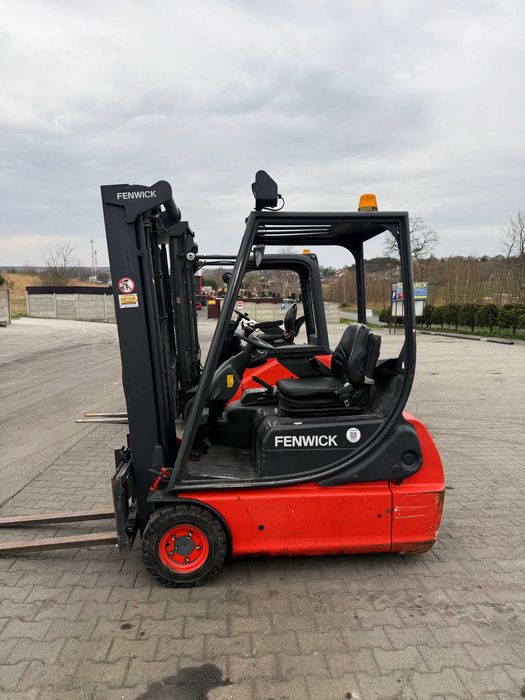 wózek widłowy elektryczny LINDE E16C-02 Triplex 4.60m 1600kg przesuw 2006' przebieg 4500mtg